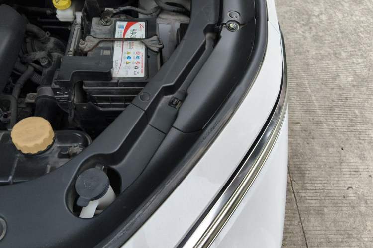 Used Baojun RM-5 2019 1.5T Manual Elite Version with 24-Hour Online Service 6 Seats Engine Bay Left