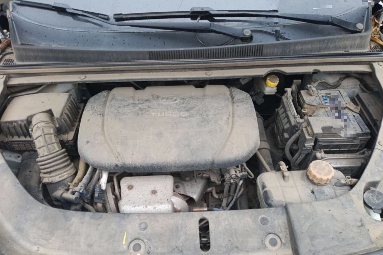 Used Baojun RM-5 2019 1.5T CVT Elite Version with 24-Hour Online Service 6 Seats Engine Bay