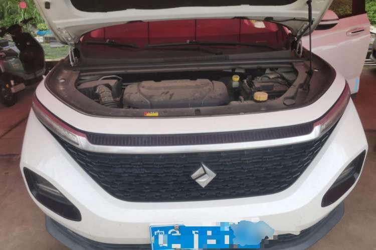Used Baojun RM-5 2019 1.5T Manual Elite Version with 24-Hour Online Service 6 Seats Engine Bay