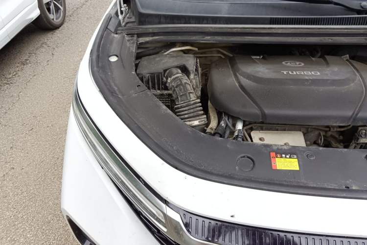 Used Baojun RM-5 2019 1.5L CVT Elite Version with 24-Hour Online Service 7 Seats Engine Bay Right