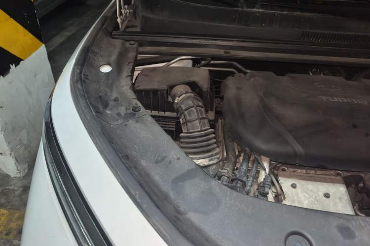 Used Baojun RM-5 2019 1.5T CVT Elite Version with 24-Hour Online Service 5 Seats Engine Bay Right