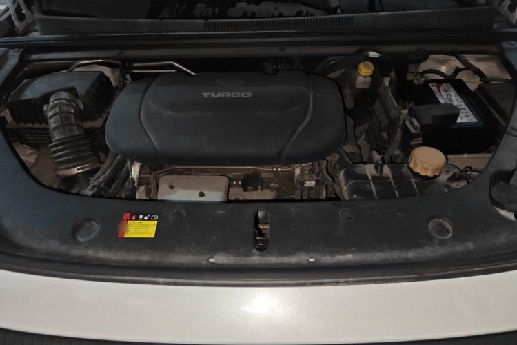 Used Baojun RM-5 2019 1.5T CVT 24-Hour Online Luxury Version 7 Seats Engine Bay