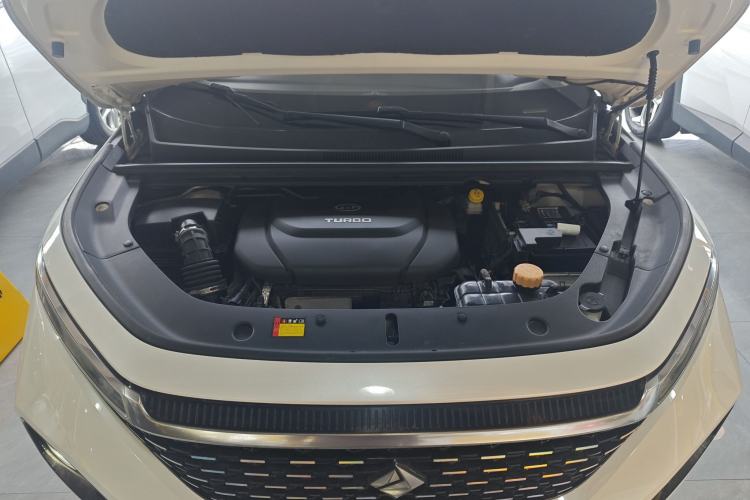 Used Baojun RM-5 2019 1.5T CVT 24-Hour Online Luxury Version 6 Seats Engine Bay