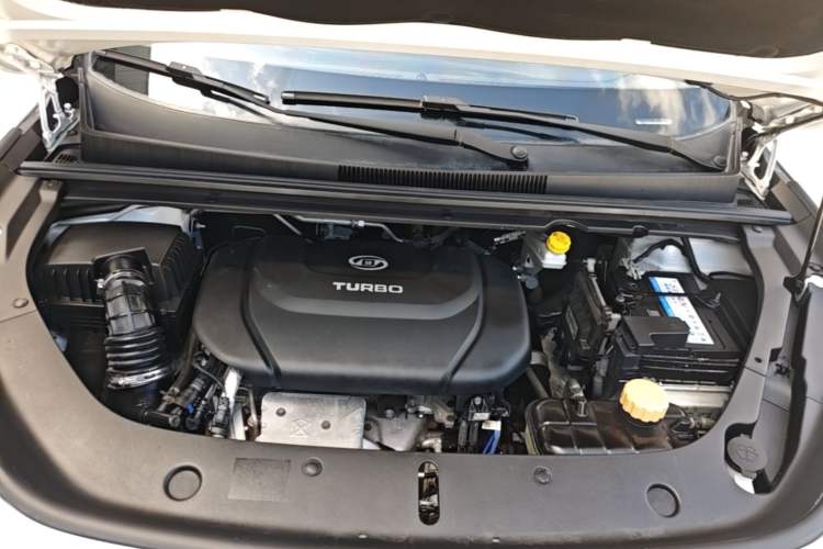 Used Baojun RM-5 2019 1.5T CVT 24-Hour Online Prestige Version 6 Seats Engine Bay