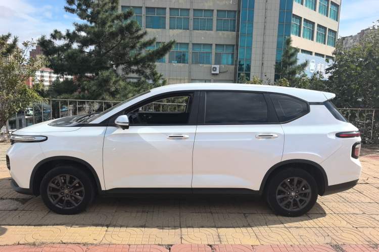 Used Baojun RM-5 2019 1.5L Manual Elite Edition with 24-hour Online Service 5 Seats Exterior 2