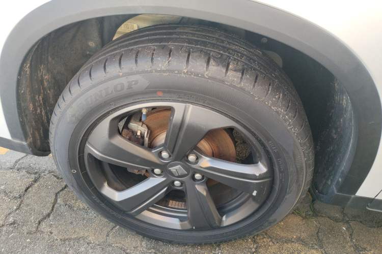 Used Baojun RM-5 2019 1.5T Manual Elite Version with 24-Hour Online Service 7 Seats Exterior 2