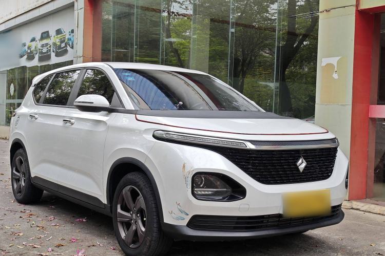 Used Baojun RM-5 2019 1.5T Manual Elite Version with 24-Hour Online Service 7 Seats Exterior 2