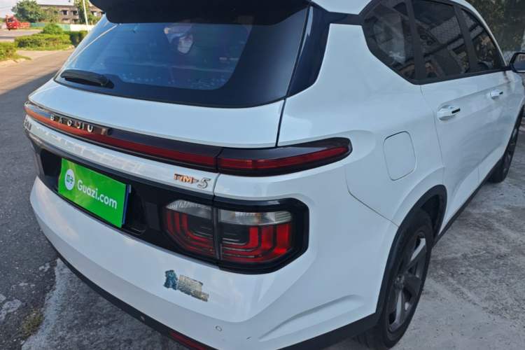 Used Baojun RM-5 2019 1.5T CVT Elite Version with 24-Hour Online Service 7 Seats Exterior 3