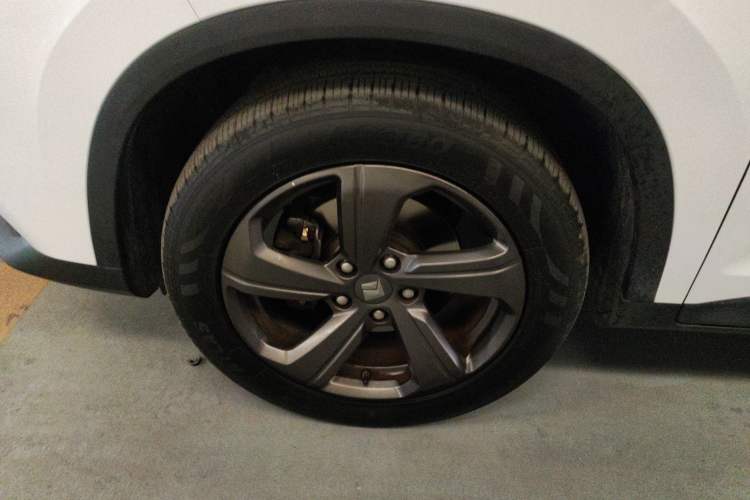 Used Baojun RM-5 2019 1.5T CVT Elite Version with 24-Hour Online Service 6 Seats Exterior 4