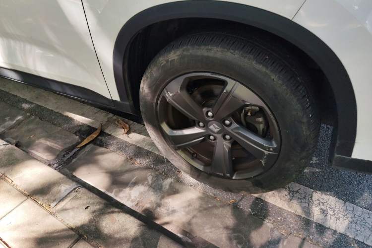 Used Baojun RM-5 2019 1.5T CVT Elite Version with 24-Hour Online Service 7 Seats Exterior 7