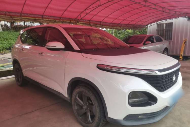 Used Baojun RM-5 2019 1.5T Manual Elite Version with 24-Hour Online Service 6 Seats Front Right 45 Deg