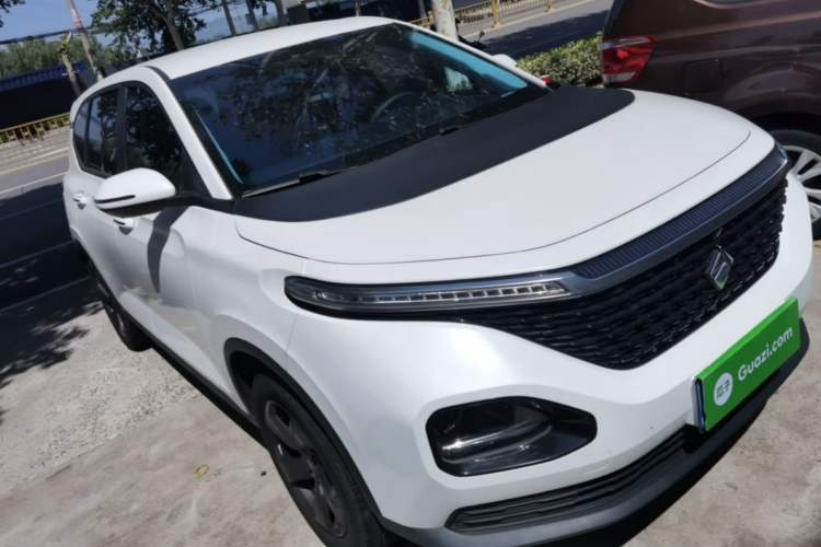 Used Baojun RM-5 2019 1.5T Manual Elite Version with 24-Hour Online Service 6 Seats Front Right 45 Deg