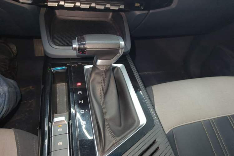 Used Baojun RM-5 2019 1.5T CVT 24-Hour Online Luxury Version 7 Seats Gear Lever