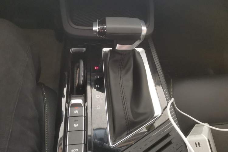 Used Baojun RM-5 2019 1.5L CVT Elite Version with 24-hour Online Service 6 Seats Gear Lever