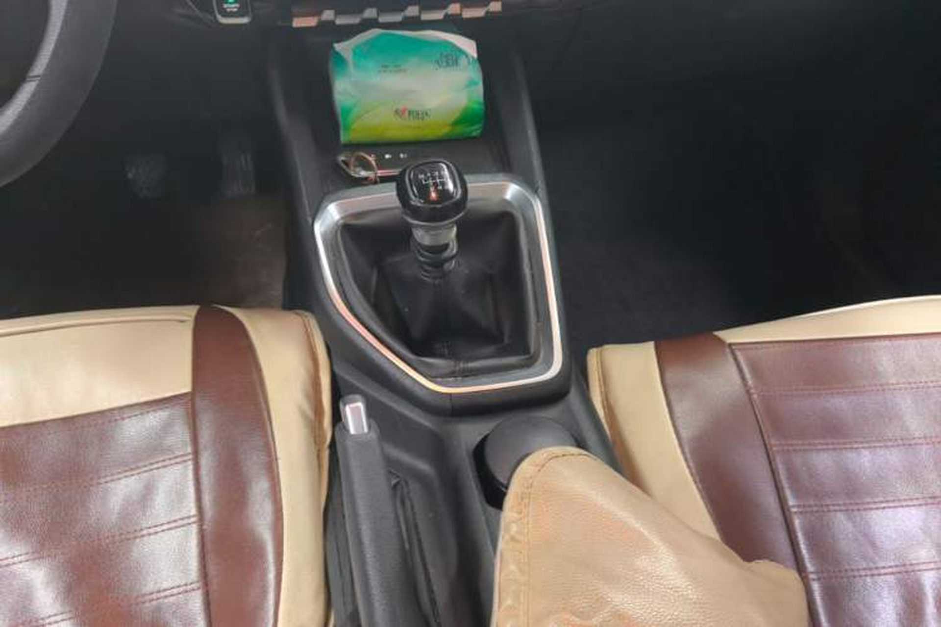 Used Baojun RM-5 2019 1.5L Manual Elite Edition with 24-hour Online Service 5 Seats Gear Lever