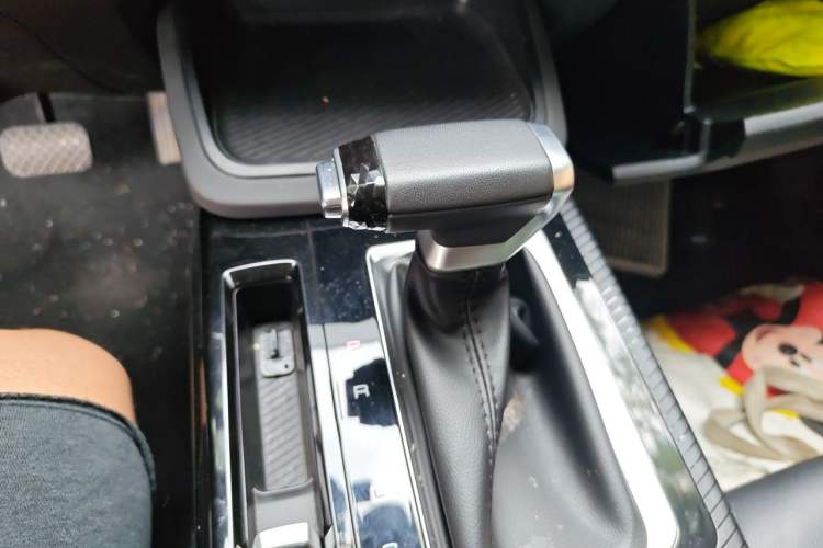 Used Baojun RM-5 2019 1.5T CVT Elite Version with 24-Hour Online Service 6 Seats Gear Lever