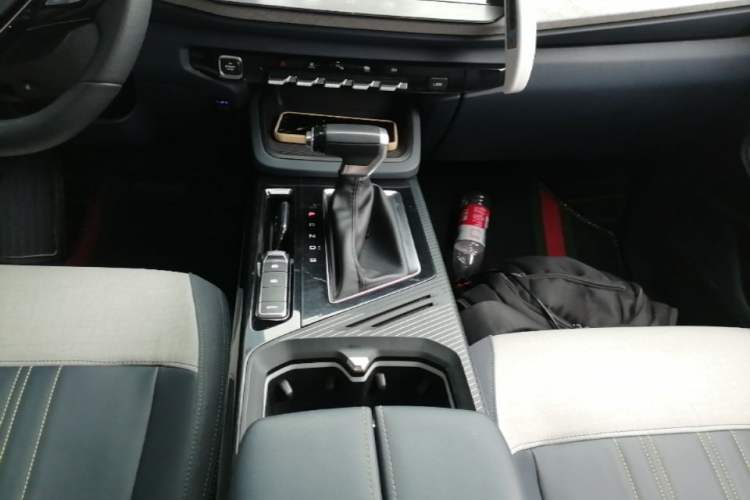 Used Baojun RM-5 2019 1.5T CVT 24-Hour Online Premium Version 7 Seats Gear Lever