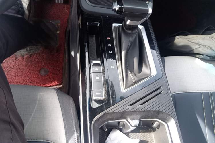 Used Baojun RM-5 2019 1.5T CVT 24-Hour Online Premium Version 7 Seats Gear Lever