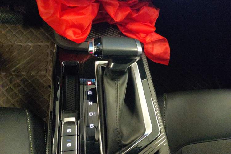Used Baojun RM-5 2019 1.5T CVT Elite Version with 24-Hour Online Service 6 Seats Gear Lever