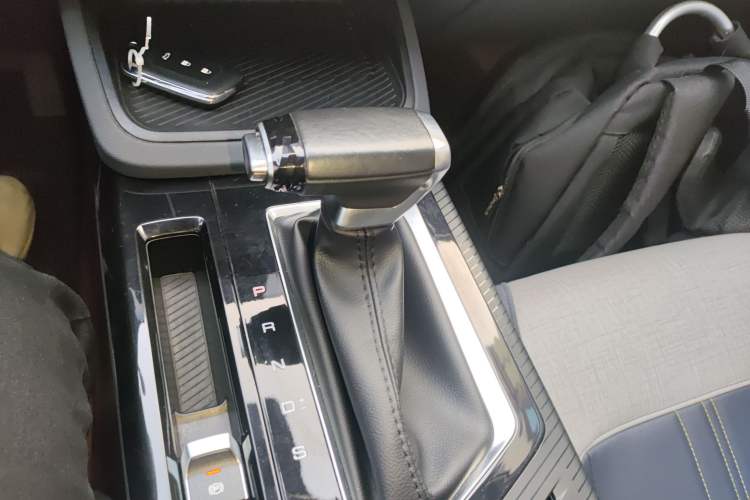 Used Baojun RM-5 2019 1.5T CVT 24-Hour Online Luxury Version 6 Seats Gear Lever