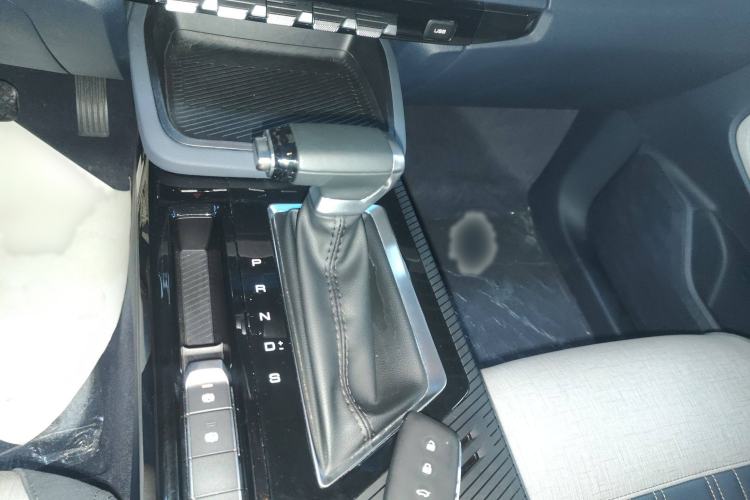 Used Baojun RM-5 2019 1.5T CVT 24-Hour Online Luxury Version 5 Seats Gear Lever