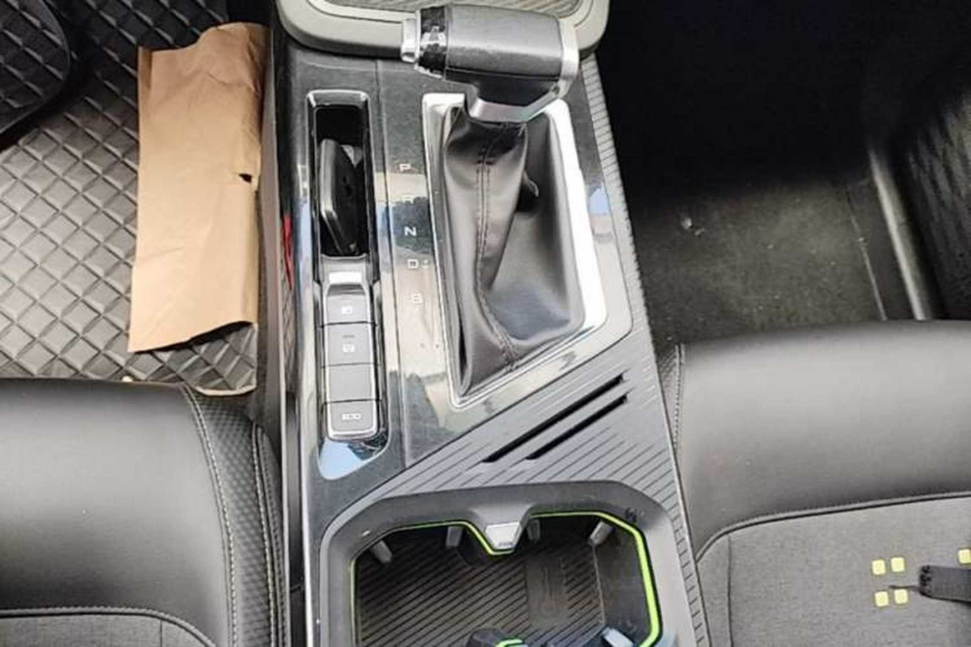 Used Baojun RM-5 2019 1.5L CVT Elite Version with 24-Hour Online Service 7 Seats Gear Lever