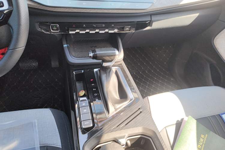 Used Baojun RM-5 2019 1.5T CVT 24-Hour Online Premium Version 7 Seats Gear Lever