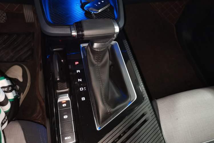 Used Baojun RM-5 2019 1.5T CVT 24-Hour Online Prestige Version 5 Seats Gear Lever