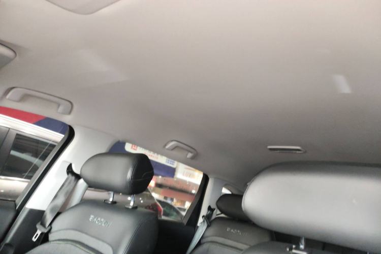 Used Baojun RM-5 2019 1.5T Manual Elite Version with 24-Hour Online Service 6 Seats Headliner