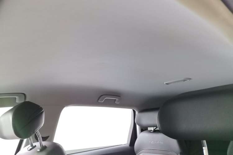 Used Baojun RM-5 2019 1.5T Manual Elite Version with 24-Hour Online Service 6 Seats Headliner