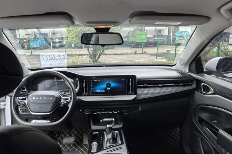 Used Baojun RM-5 2019 1.5T CVT Elite Version with 24-Hour Online Service 5 Seats Interior 1