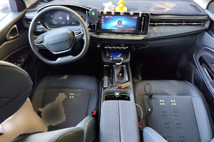 Used Baojun RM-5 2019 1.5T CVT Elite Version with 24-Hour Online Service 7 Seats Interior 2