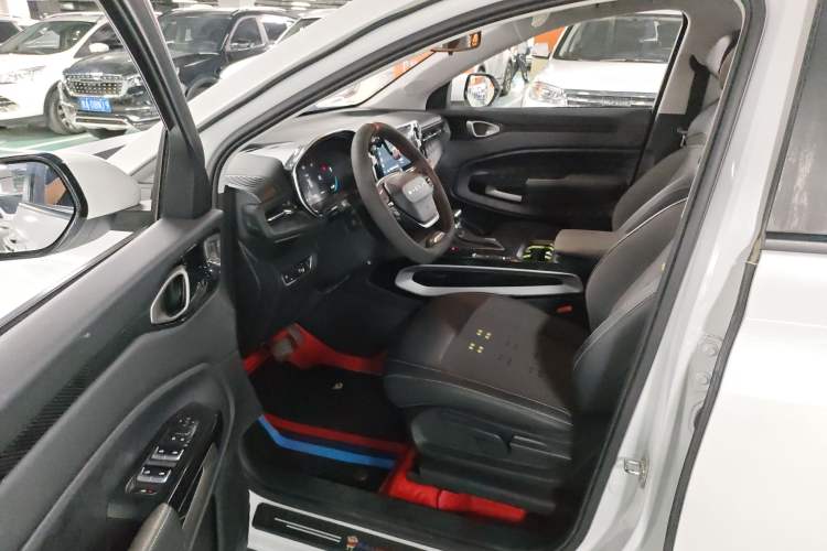 Used Baojun RM-5 2019 1.5L CVT Elite Version with 24-Hour Online Service 7 Seats Interior 2