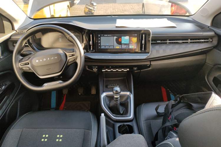 Used Baojun RM-5 2019 1.5T Manual Elite Version with 24-Hour Online Service 7 Seats Interior 2