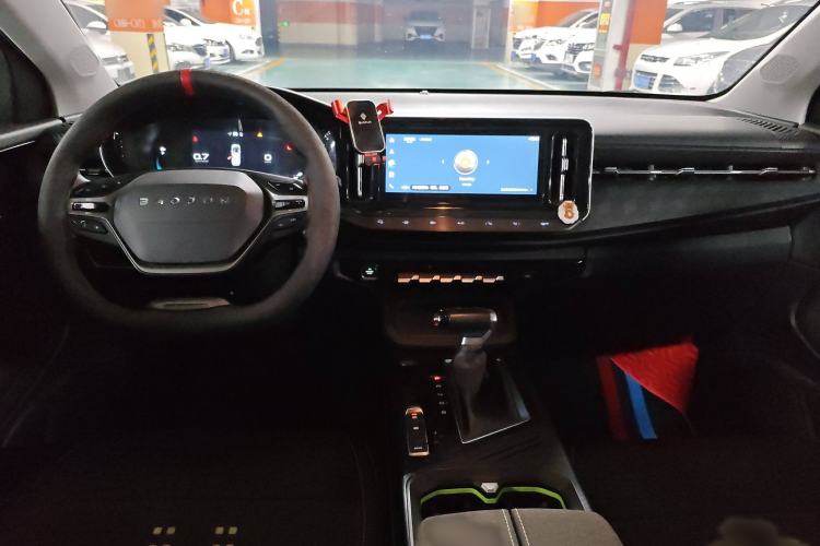 Used Baojun RM-5 2019 1.5L CVT Elite Version with 24-Hour Online Service 7 Seats Interior 3