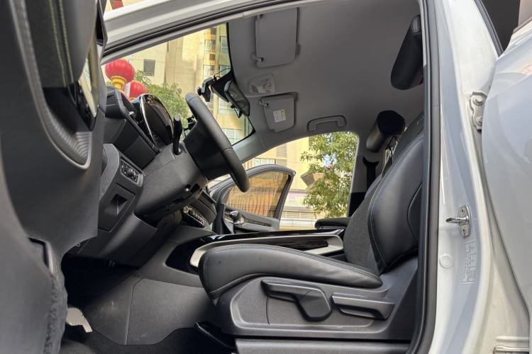Used Baojun RM-5 2019 1.5T CVT Elite Version with 24-Hour Online Service 6 Seats Interior 3