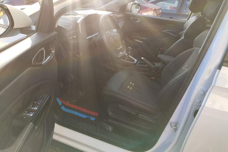 Used Baojun RM-5 2019 1.5T Manual Elite Version with 24-Hour Online Service 7 Seats Interior 3
