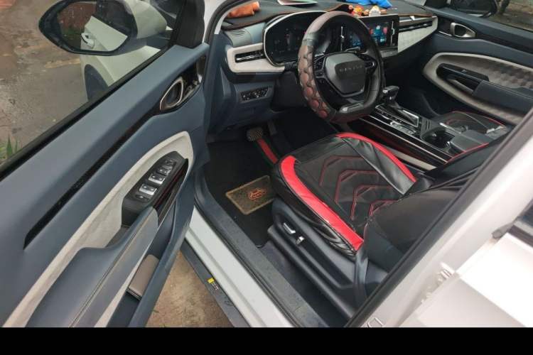 Used Baojun RM-5 2019 1.5T CVT 24-Hour Online Luxury Version 5 Seats Interior 4