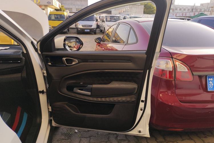 Used Baojun RM-5 2019 1.5T Manual Elite Version with 24-Hour Online Service 7 Seats Interior 5
