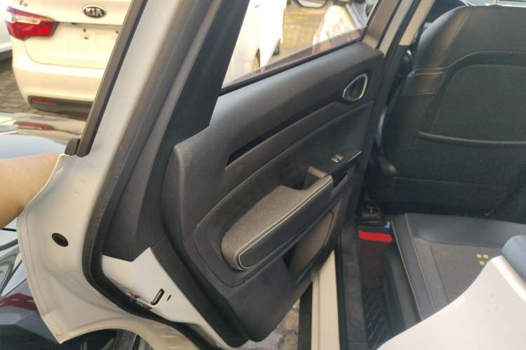 Used Baojun RM-5 2019 1.5T Manual Elite Version with 24-Hour Online Service 7 Seats Interior 8
