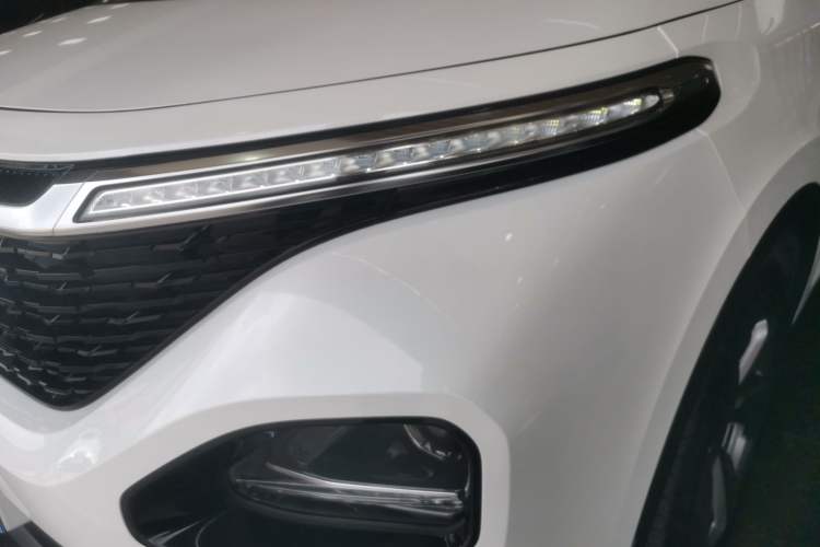 Used Baojun RM-5 2019 1.5L CVT Elite Version with 24-hour Online Service 6 Seats Left Front Headlight