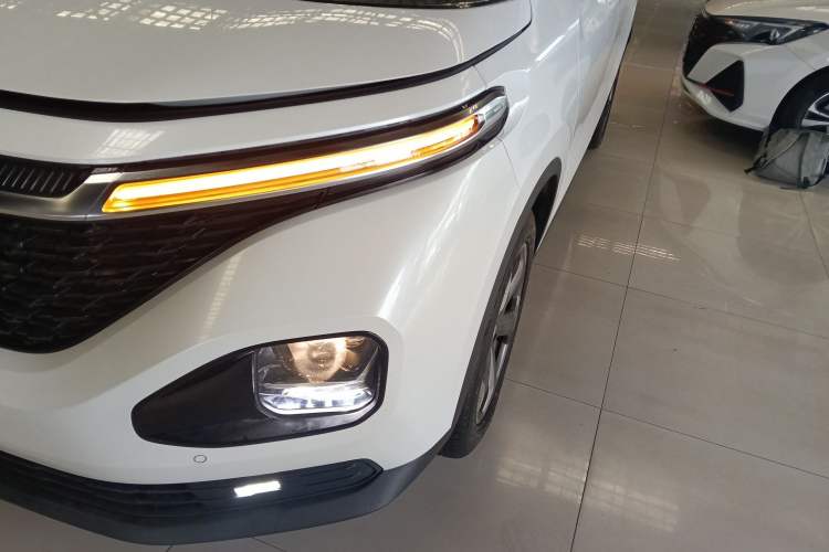 Used Baojun RM-5 2019 1.5T CVT 24-Hour Online Luxury Version 7 Seats Left Front Headlight
