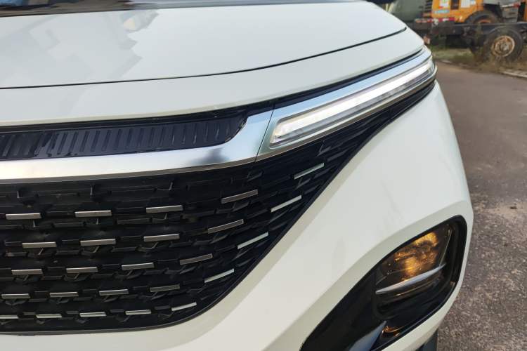 Used Baojun RM-5 2019 1.5T CVT 24-Hour Online Luxury Version 6 Seats Left Front Headlight