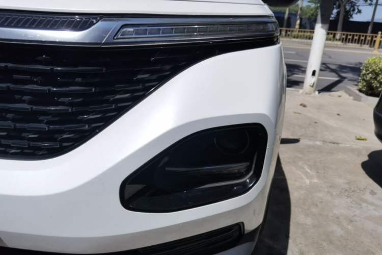 Used Baojun RM-5 2019 1.5T Manual Elite Version with 24-Hour Online Service 6 Seats Left Front Headlight