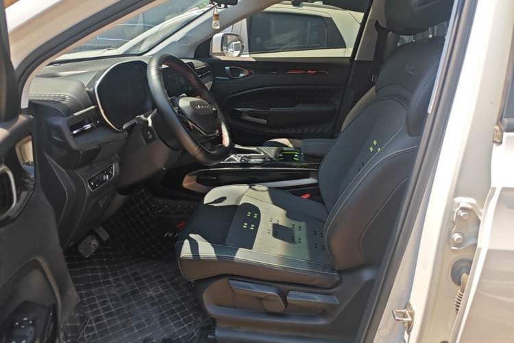 Used Baojun RM-5 2019 1.5T CVT Elite Version with 24-Hour Online Service 5 Seats Left Front Seat