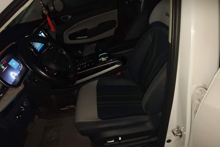 Used Baojun RM-5 2019 1.5T CVT 24-Hour Online Luxury Version 6 Seats Left Front Seat