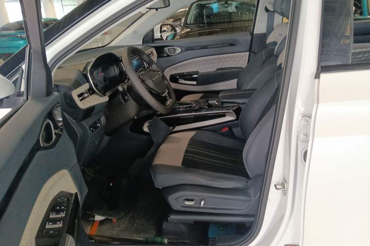 Used Baojun RM-5 2019 1.5T CVT 24-Hour Online Luxury Version 7 Seats Left Front Seat