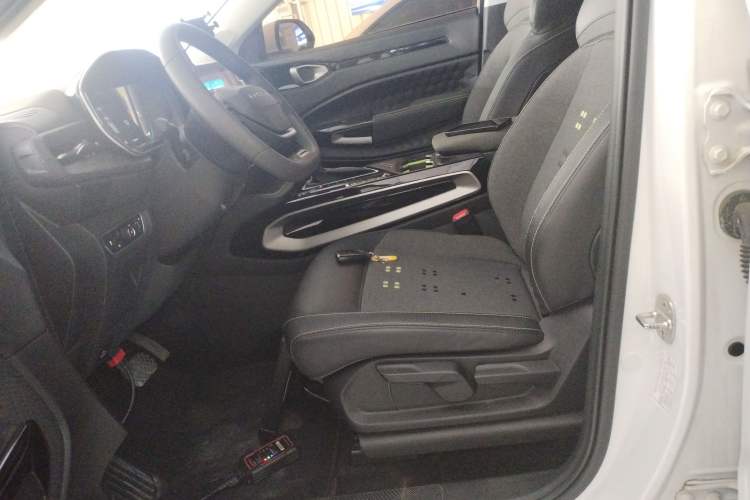 Used Baojun RM-5 2019 1.5T CVT Elite Version with 24-Hour Online Service 6 Seats Left Front Seat