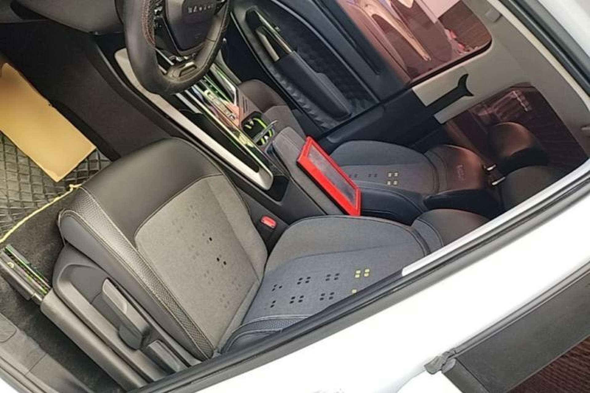 Used Baojun RM-5 2019 1.5L CVT Elite Version with 24-Hour Online Service 7 Seats Left Front Seat