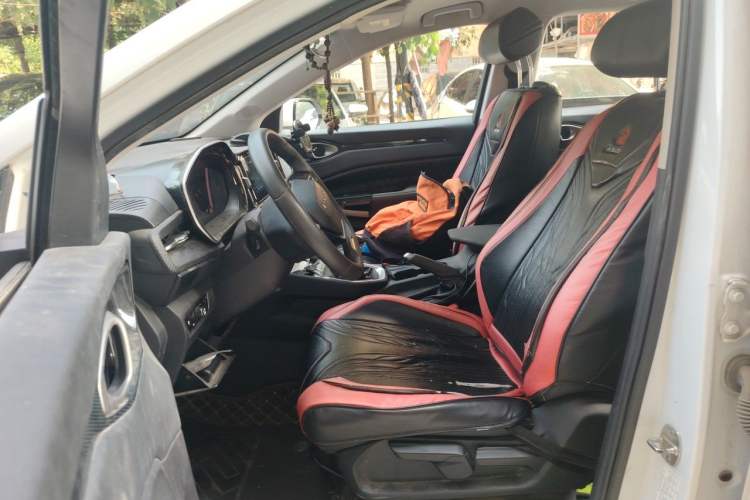 Used Baojun RM-5 2019 1.5T Manual Elite Version with 24-Hour Online Service 7 Seats Left Front Seat